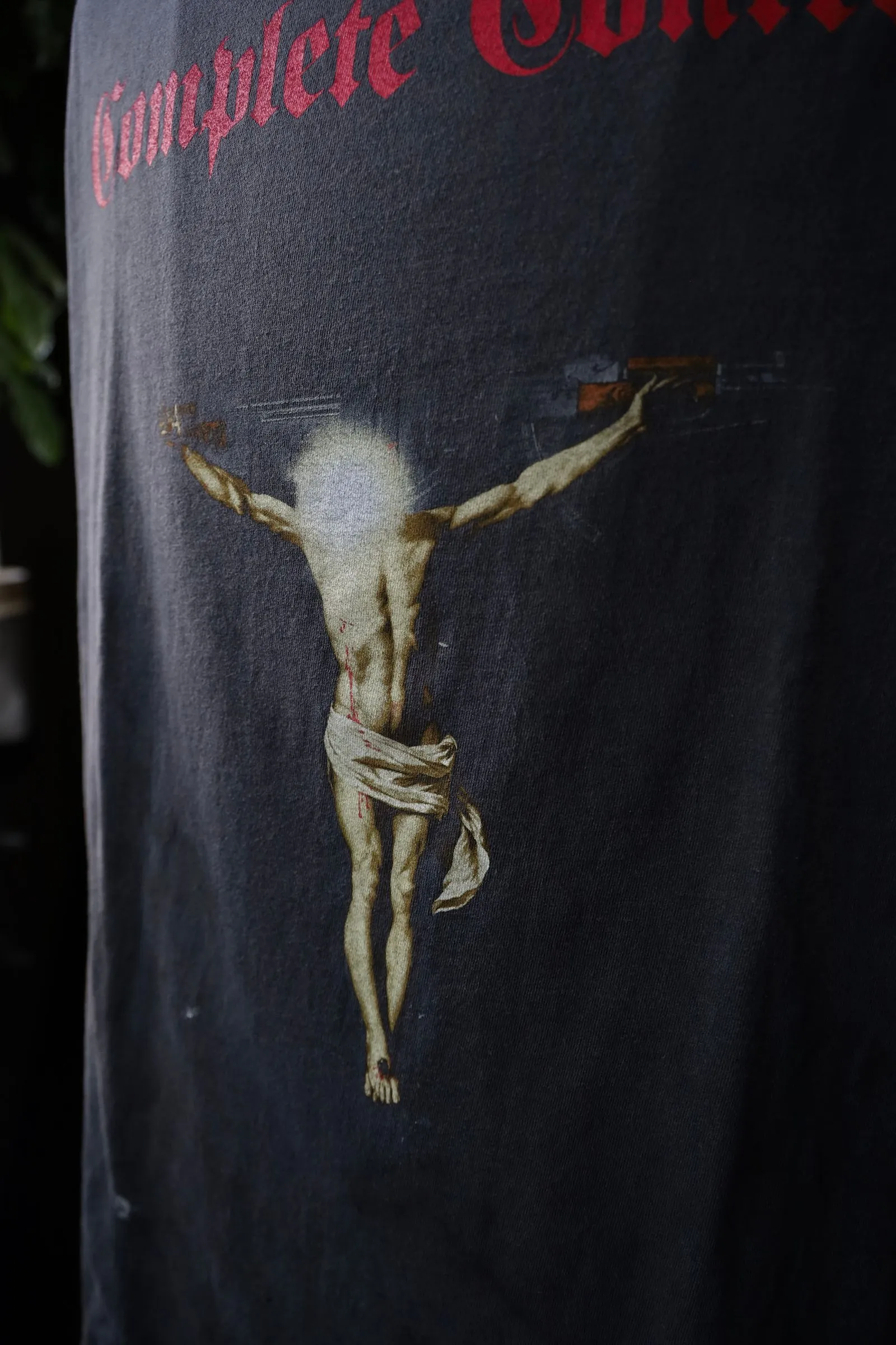 SAINT Mxxxxxx × Kosuke Kawamura KK_LS TEE/COMPLETE CONTRL/BLK KK joint model Jesus AK submachine gun cross long-sleeved TEE Washed black S-XL KK joint model creative submachine gun Jesus cross The fading of sulfur dye on ready-to-wear and washed water to make it old Hand-splashed ink hole processing The printing is repeatedly modified to outline the ultimate restoration ZP Cylindrical side seam high weight fabric Stiff and comfortable Correct accessories Customized co-branded wash mark/little angel mark, top purchasing agent level